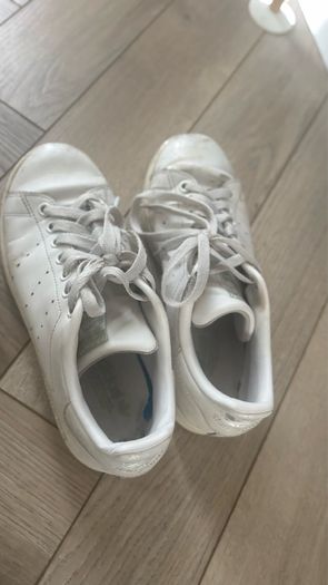 e: [Free] Adidas Stan Smith Sneakers (Size UK5)