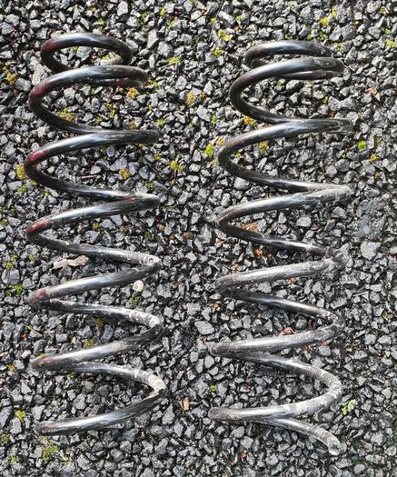 Coil springs set.