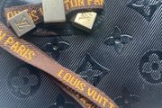 'Louis Vuitton' Wrist Bag