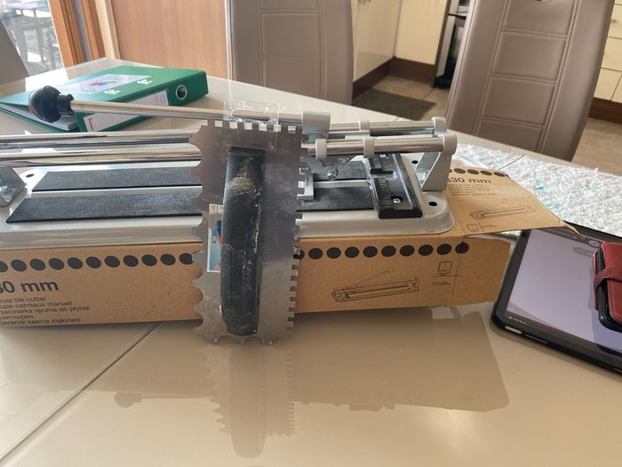 tile cutter