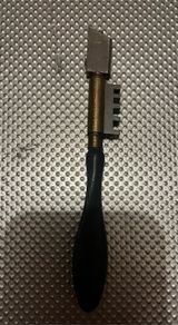 Glass cutter