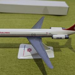 Norway Airlines 1:200 scale model airplane, MD-83 aircraft