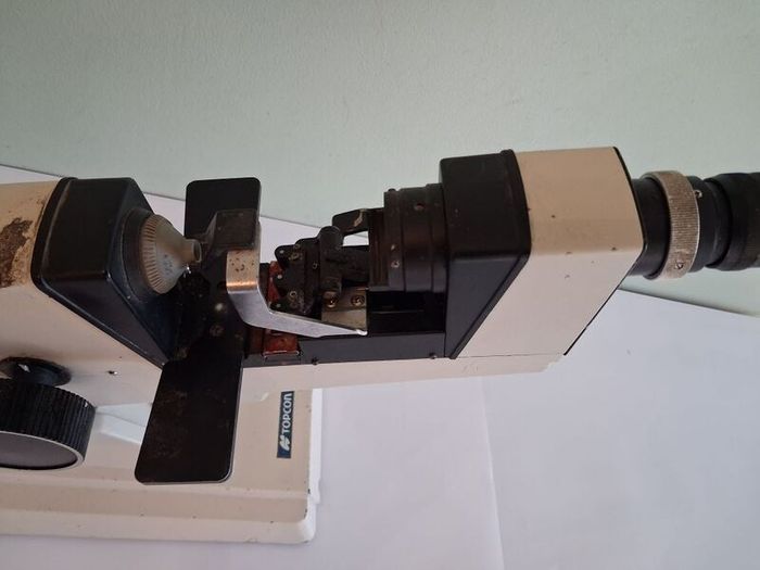 Postage - Topcon LM 6 Microscope - Not Powering up