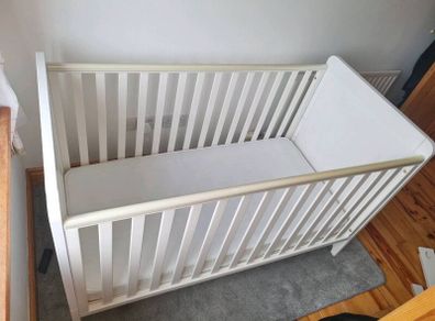 Cot bed