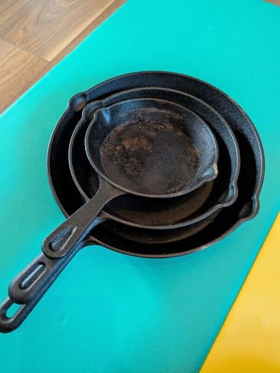 Cast iron pans x3