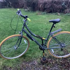 Ladies road bike ... as new 28" alloy wheels