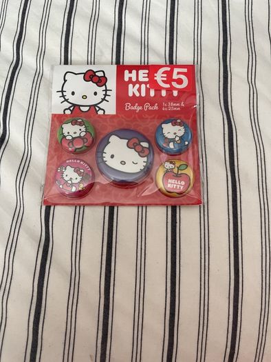 hello kitty badge pack
