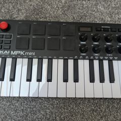 Akai Professional MPK Mini MK3 MIDI Keyboard Controller