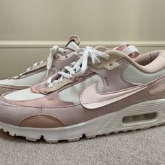 NEW  Nike Air Max 90