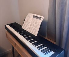 Piano keyboard Yamaha P-145