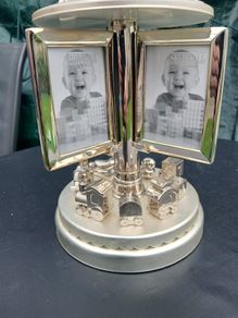 SHUDEHILL Musical Carousel Photo Frame