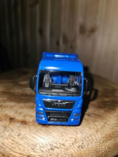 Welly MAN TGX Diecast Metal 1.64 Scale
