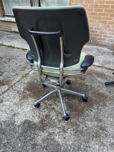 Humanscale Freedom, top range designer office chair