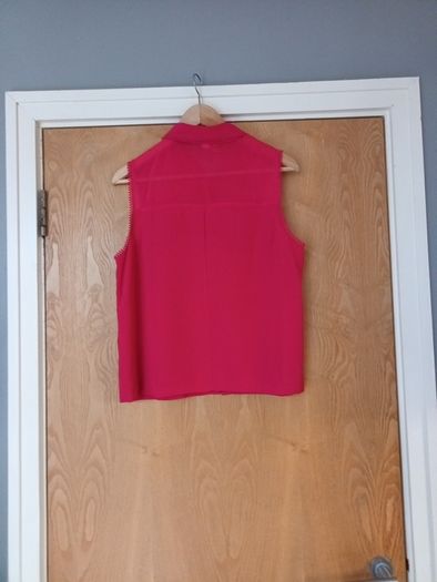 Primark  Sleevless  Blouse.    Size  14.