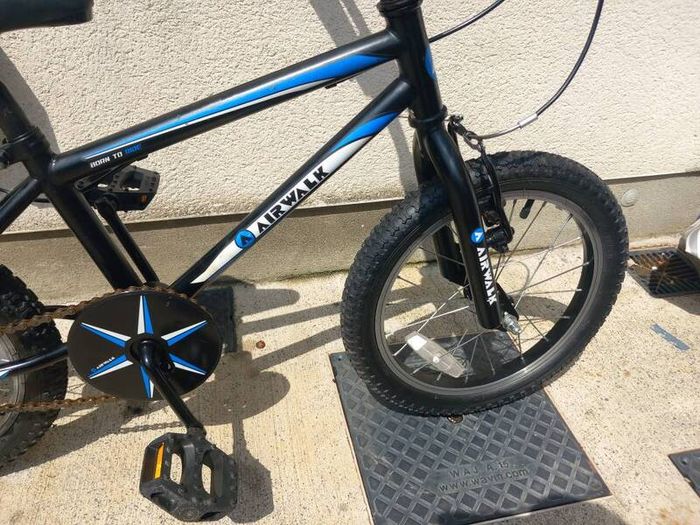 Aiirwalk Kids bike size 16 inch wheels