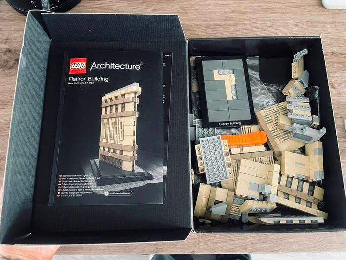 LEGO Architecture Flatiron Building 21023 - Discontinued