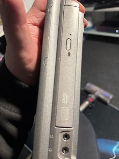 For parts - Dell Inspiriin 1150