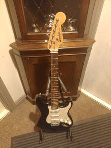 fender squier strat (Wilkinson pickups)