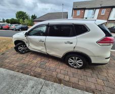 2015 Nissan Xtrail for breaking/parts