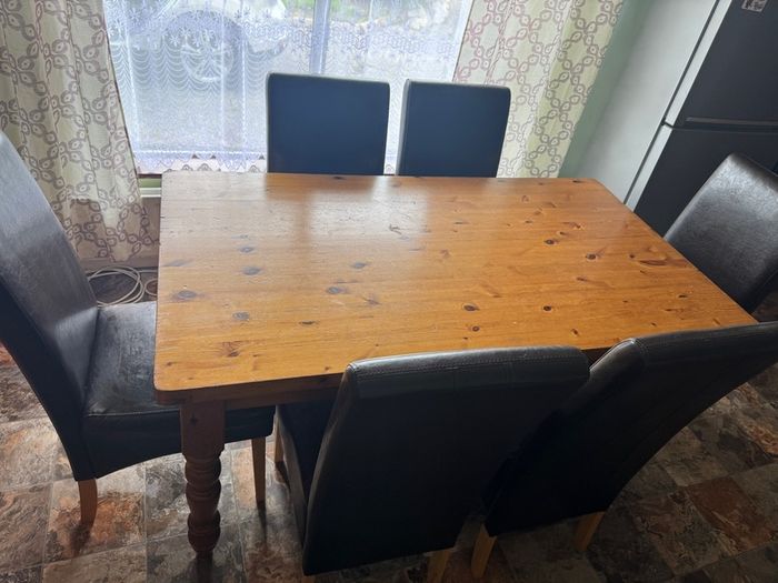 Kitchen table