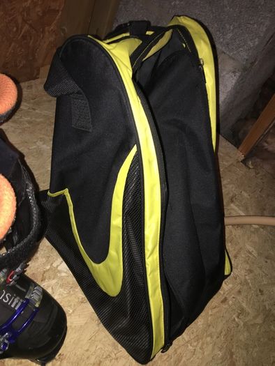SALOMON sensifit ski boots (MENS 9)