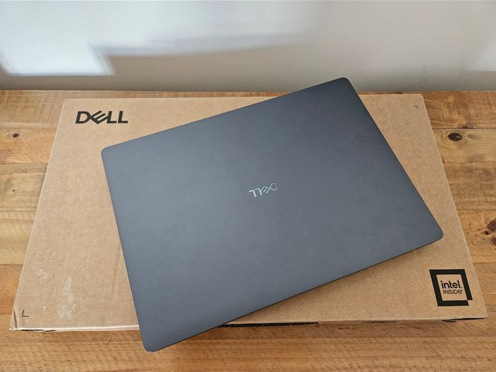 Dell 16 Pro Max (Ultra 7 / 16GB / 256GB / RTX PRO 500 Blackwell)