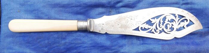 Vintage Boxed set of Faux Bone Handled Fish Servers with Hallmarked Silver Collars - 2 Pieces