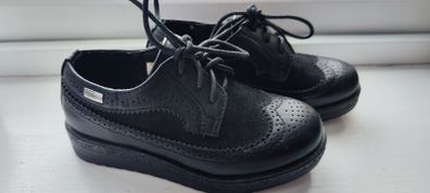Girls shoes size 28