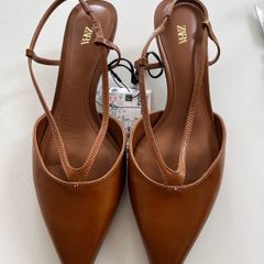 Leather kitten heels