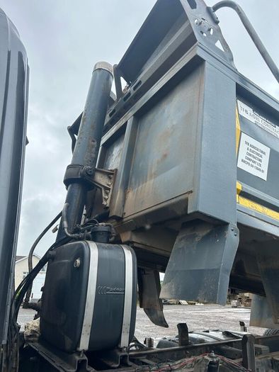 Thompson tipping body C/w Ram
