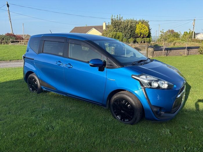 Toyota Sienta 1.5 Hybrid Automatic 7 Seater