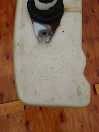 Bathroom Vintage Avocado green