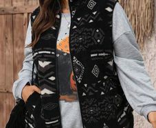 BNWT  Lovely Vest Top / Gilet size 20 - soft & warm - with two pockets