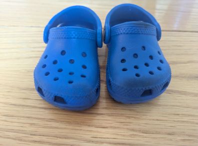 crocs infant size 4 (EU 19)