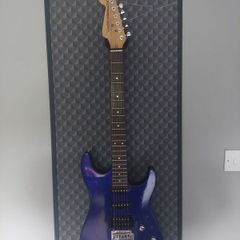 Squier by Fender showmaster