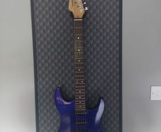 Squier by Fender Showmaster