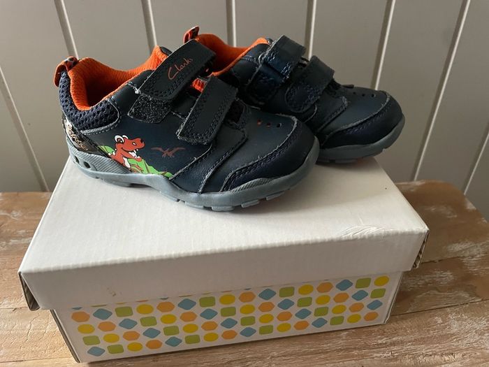 Clarks Baby first shoes Dinosaur with lights size UK 4 F