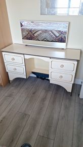 Dressing table