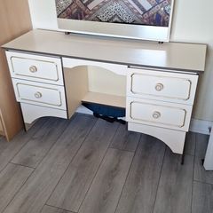 Dressing table