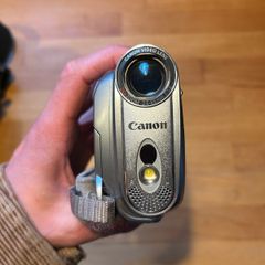 Canon MV 960 mini DV camera