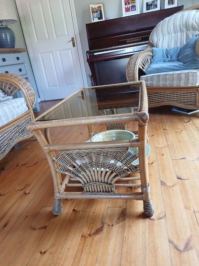 Wicker suite of furniture