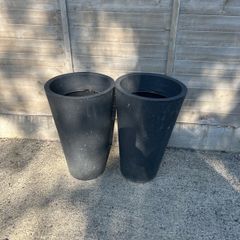 Pair of grey plastic garden pots/planters
