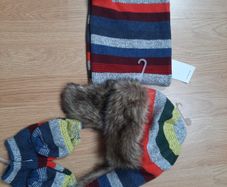 NEW GAP, cap, snood and gloves