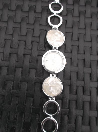 Lovely Quartz Watch;needs battery