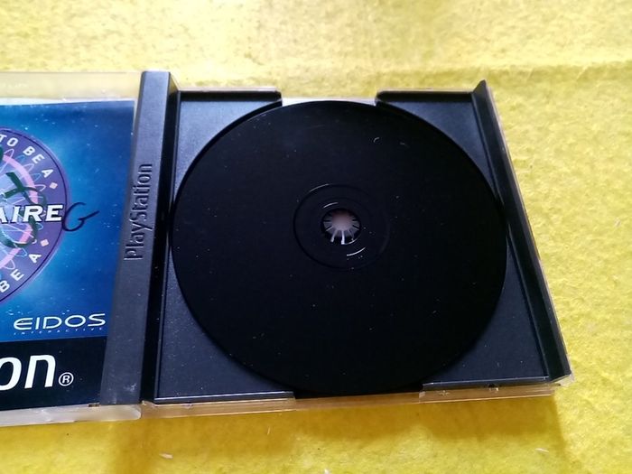 Who wants to be a millionaire PlayStation1 Ps1 PlayStation 2 ps2 games Original