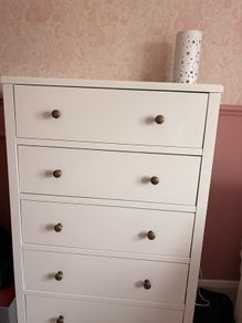chest of drawers