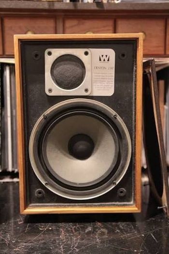 Hifi Gold Wharfedale Denton 2XP vintage loudspeakers highly regarded and sought-after