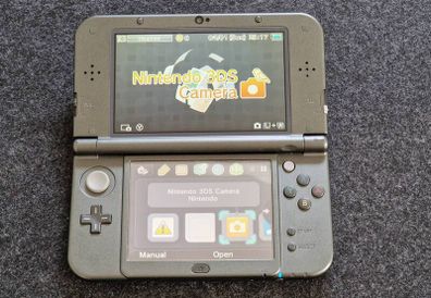 New Nintendo 3DS XL Metallic Grey 16GB Excellent Screens