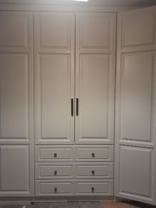 Wardrobe doors  and 2 lockers