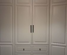 Wardrobe doors  and 2 lockers